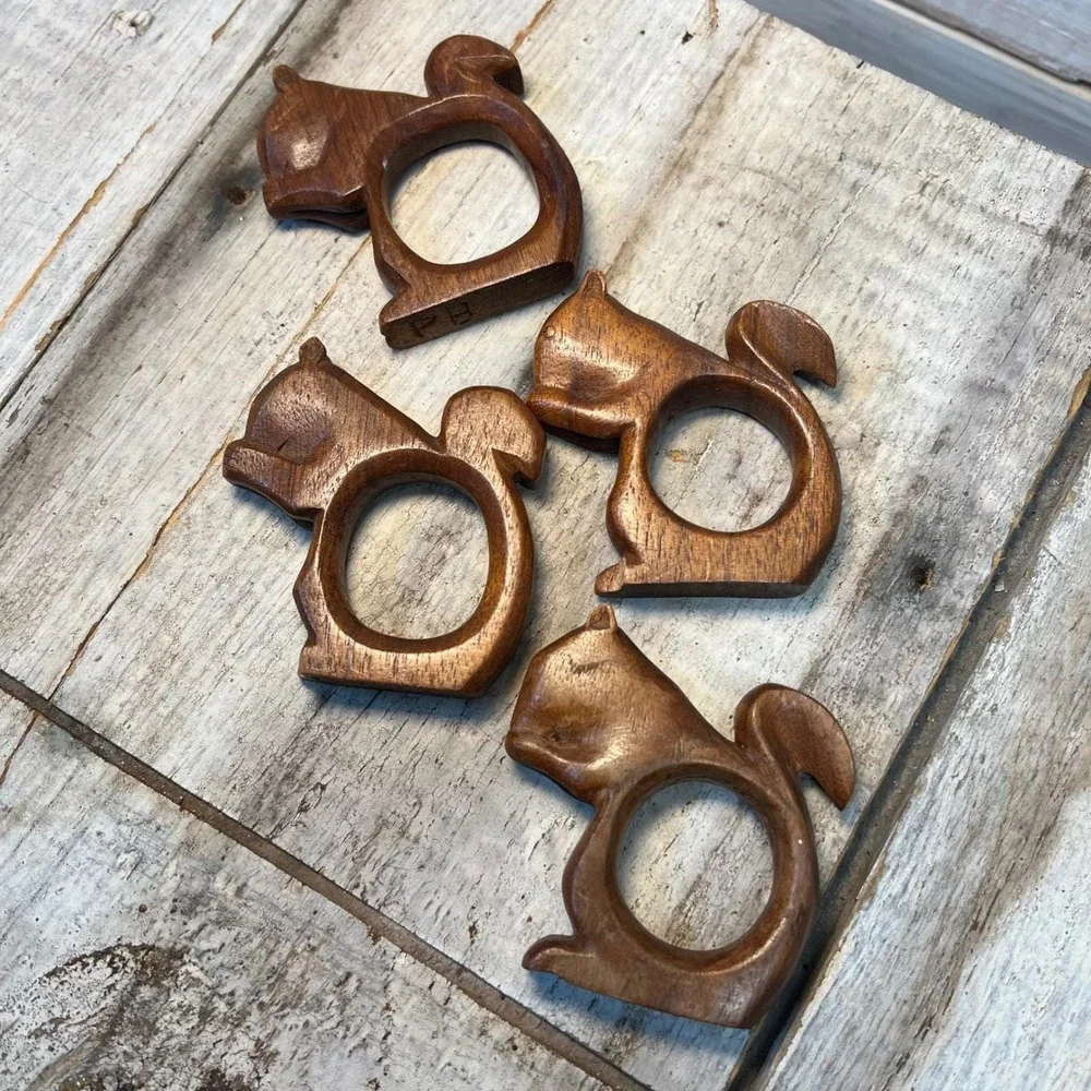 Vintage Brown Wood Squirrel Napkin Rings Set of 4 Rustic Cabin Decor OS